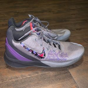 Nike Kyrie Irving Purple Flytrap Basketball Youth 6.5 Womens 8